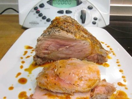 Lomo de cerdo a la sal con salsa de tomillo Thermomix